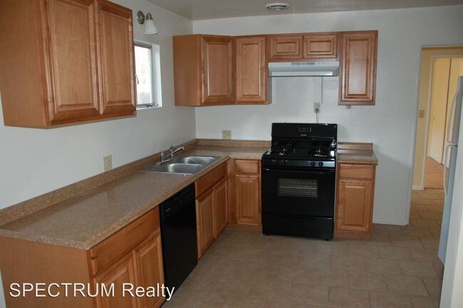 Building Photo - 19 Oak St