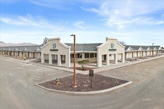 Building Photo - 1879 Peppertree Dr
