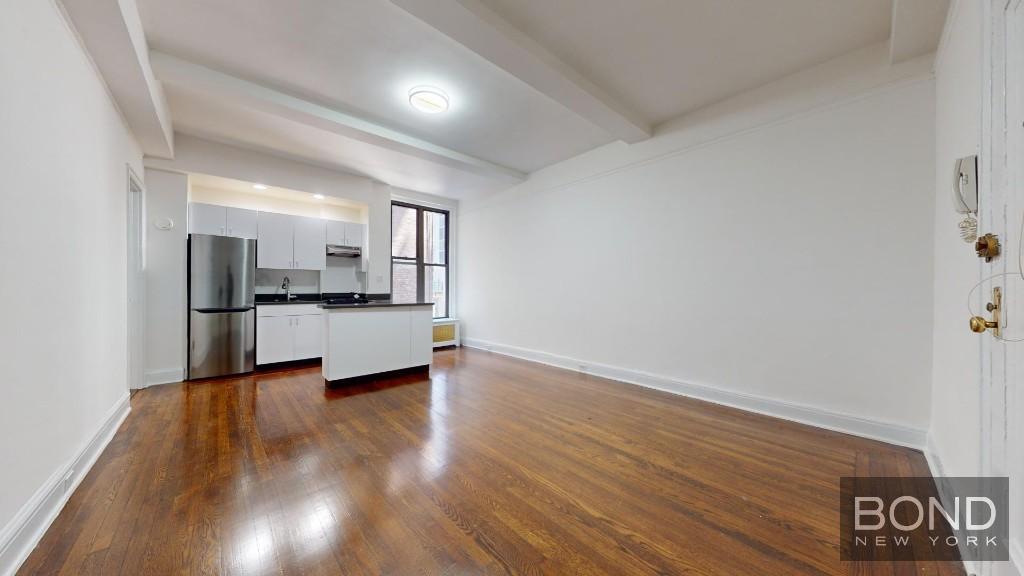 Foto principal - 140 E 46th St