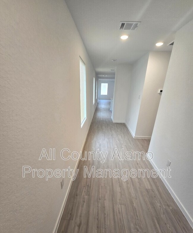 Building Photo - 14831 Onyx Pl