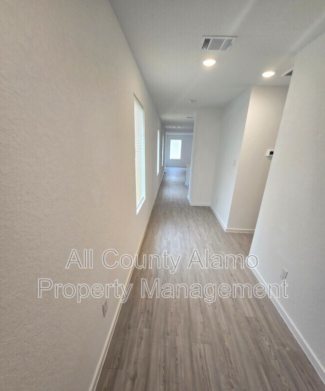 Foto del edificio - 14831 Onyx Pl