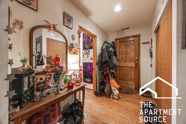Foto del edificio - 2724 N Kimball Ave