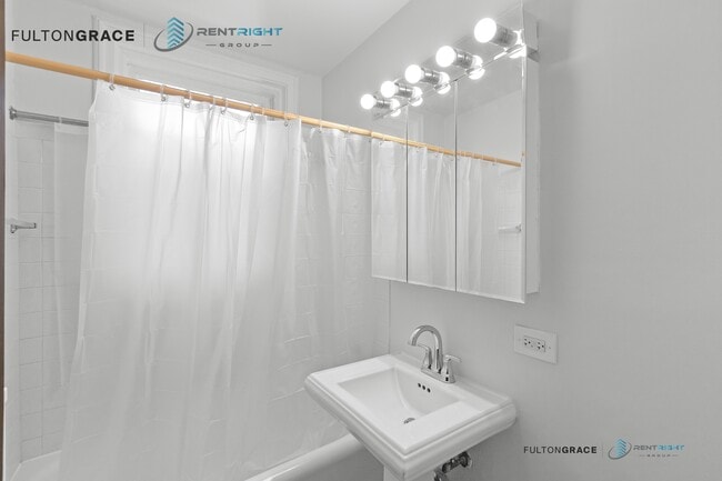 Building Photo - 534 W Stratford Pl