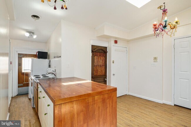 Foto del edificio - 1333 Pine St