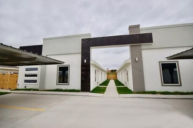 Foto del edificio - 1412 S Iris St