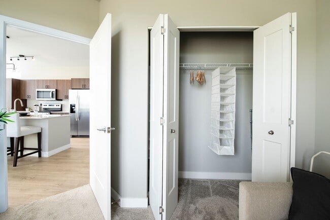 Interior Photo - HUB13
