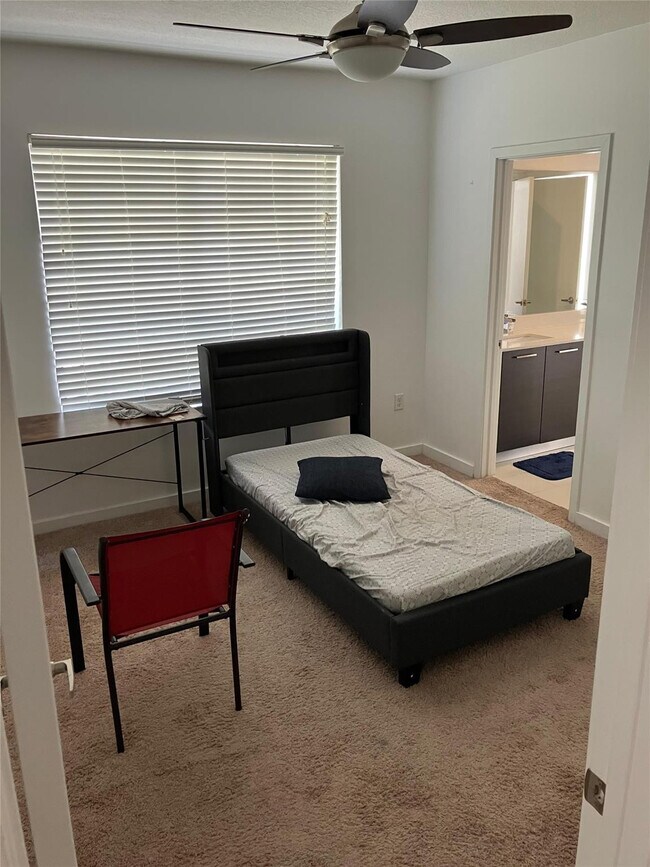 Foto del edificio - 3563 NW 13th St