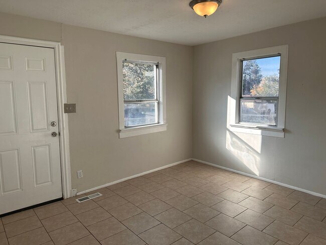 Photo - 3 Bedroom House with Garage