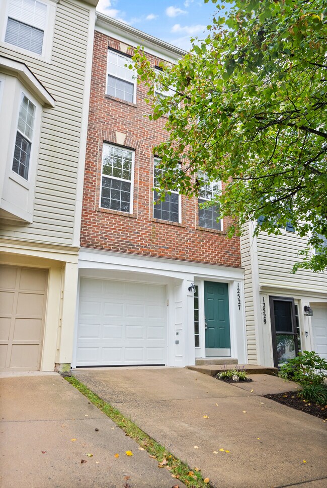 Photo - 12527 Heykens Ln Townhome