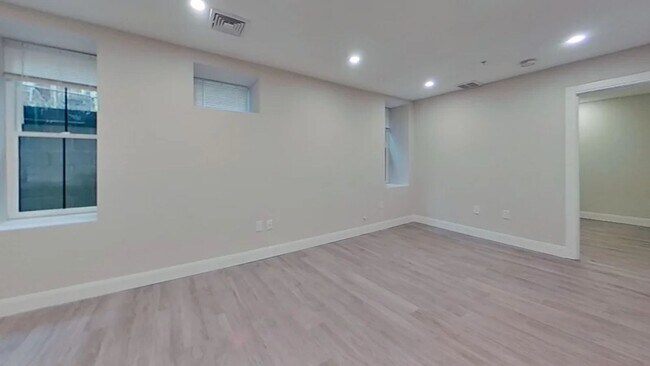 Building Photo - AMAZING 2 BED IN EAST BOSTON