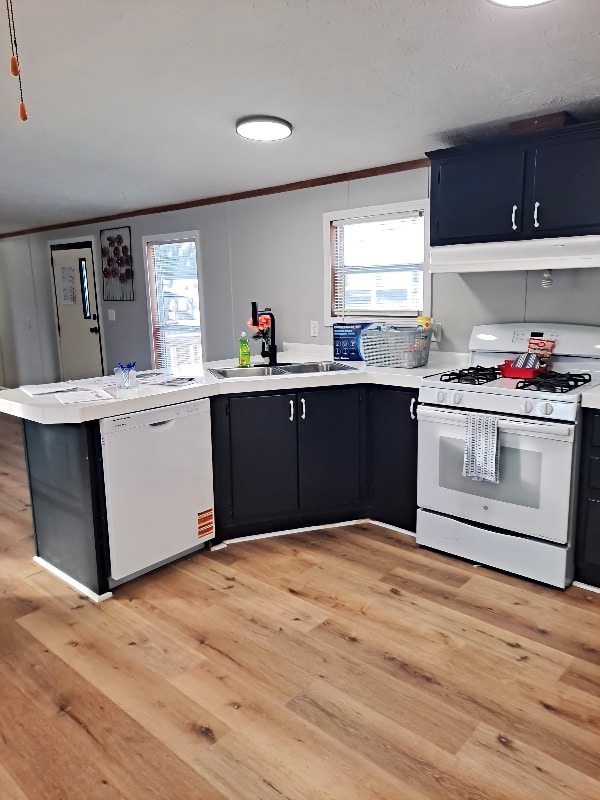 Building Photo - 44 Deerwood Park