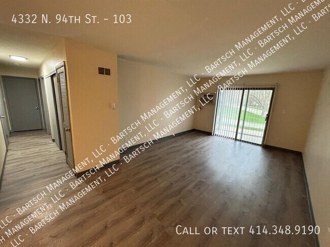Foto del edificio - 4332 N 94th St