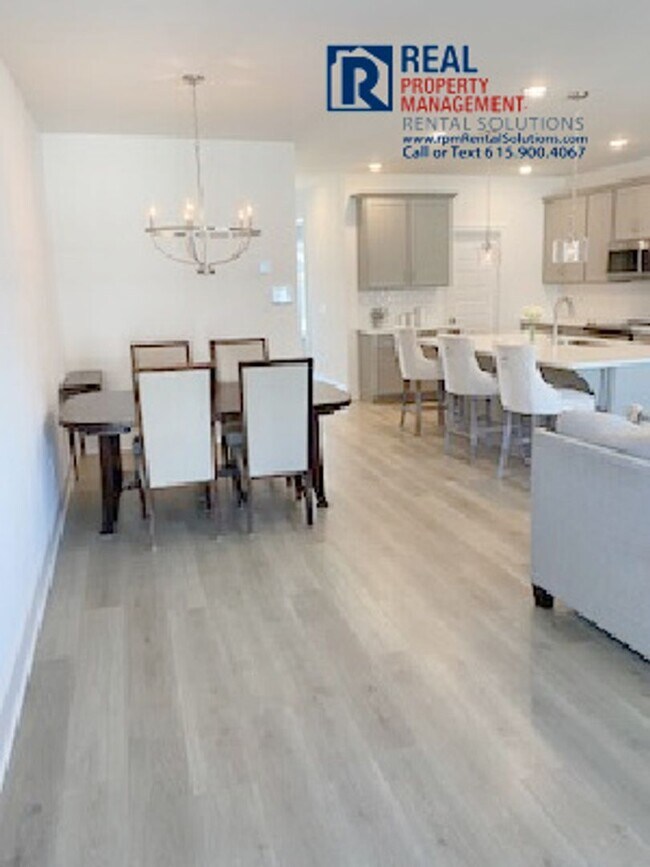 Foto del edificio - Like new 3 bd townhome in Smyrna with garage!