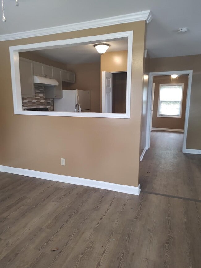 Building Photo - 527 Oakland Pl