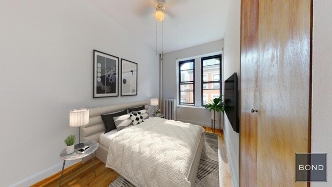Building Photo - 324 E 91st St