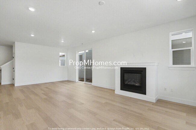 Foto del edificio - 14560 NW Lazarus Ln