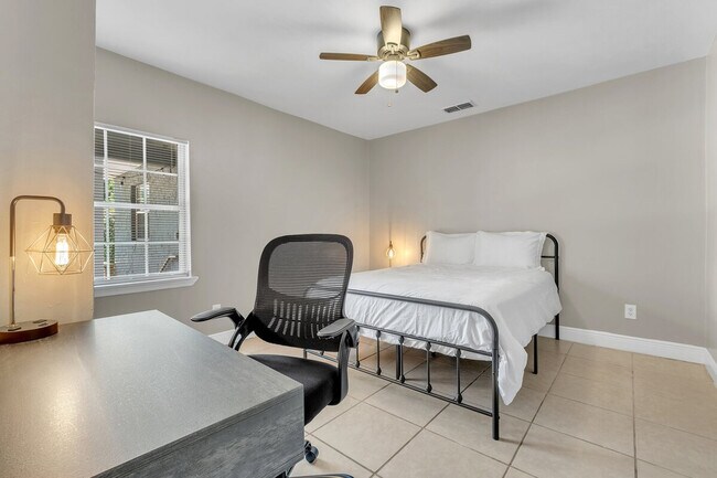 Building Photo - 915 Buena Vista Dr