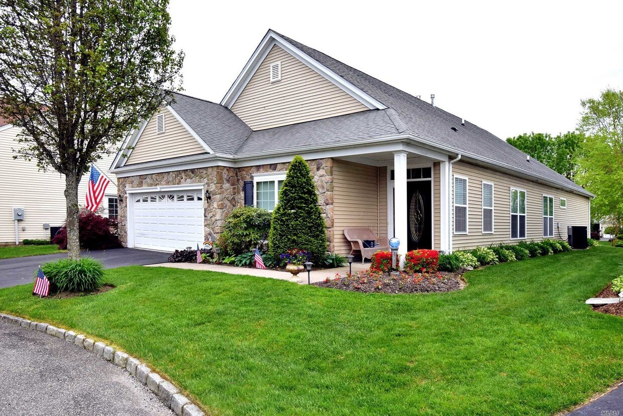 Foto principal - 13 Hopkins Ct