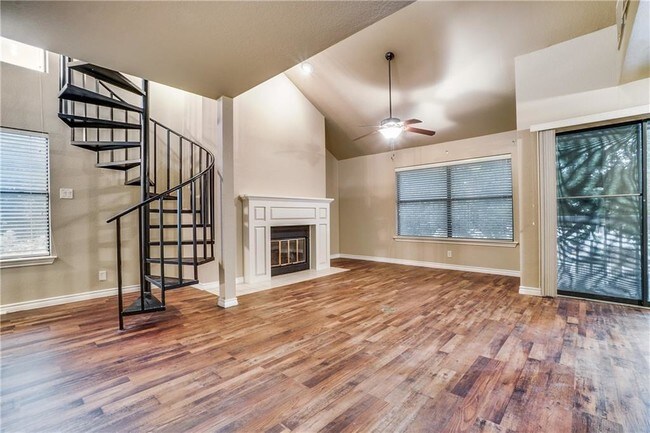 Foto del edificio - 1540 Signal Ridge Pl