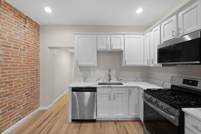 Building Photo - 1411 Olive St