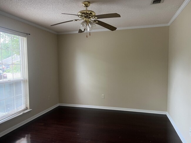 Building Photo - 103 Bridgemont Way