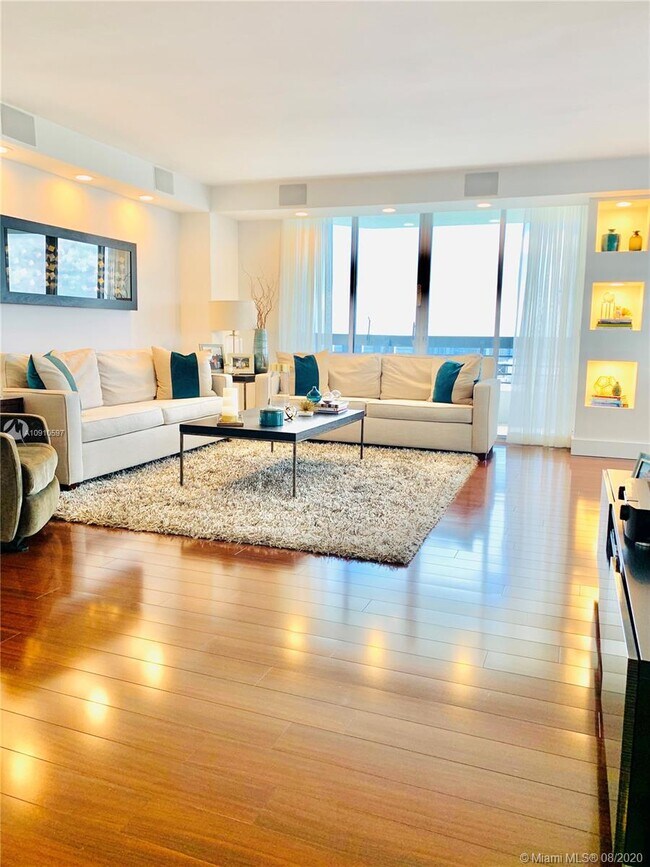 Foto del edificio - 3500 Mystic Pointe Dr