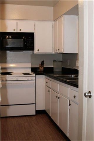 Building Photo - 800 N 123 Byp