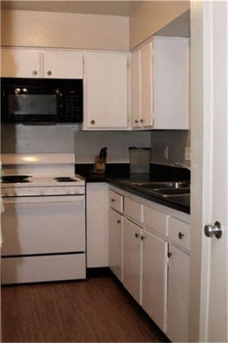 Foto del edificio - 800 N 123 Byp