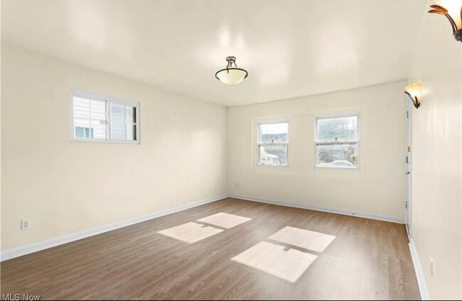 Building Photo - 3836 W 117th St