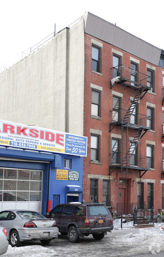 Primary Photo - 580 Union St
