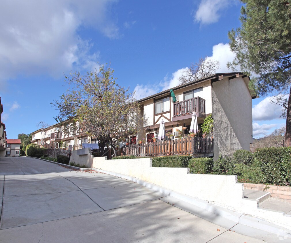 Foto principal - 5323 Colodny Dr
