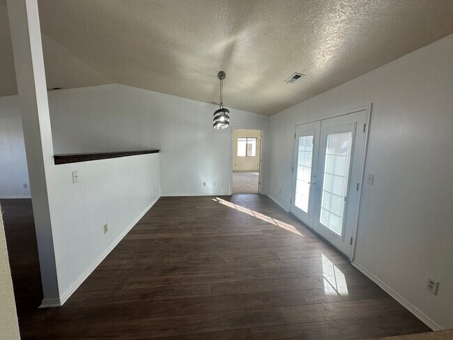 Building Photo - 3059 Bayberry Cir