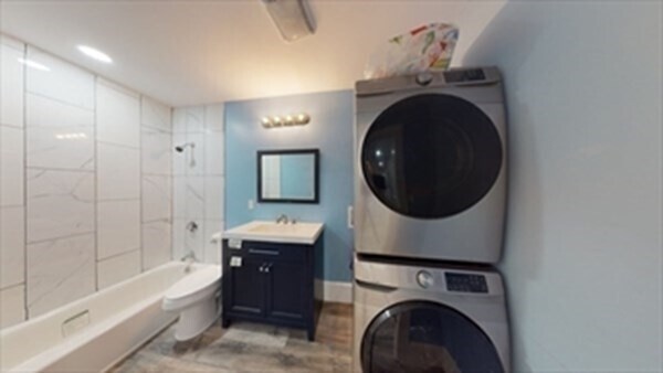 Building Photo - 35 George St