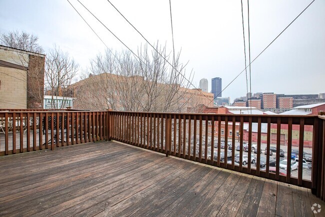Building Photo - 413 E Carson St