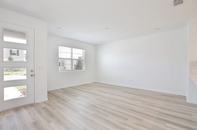 Building Photo - 11420 Sunsail Ave