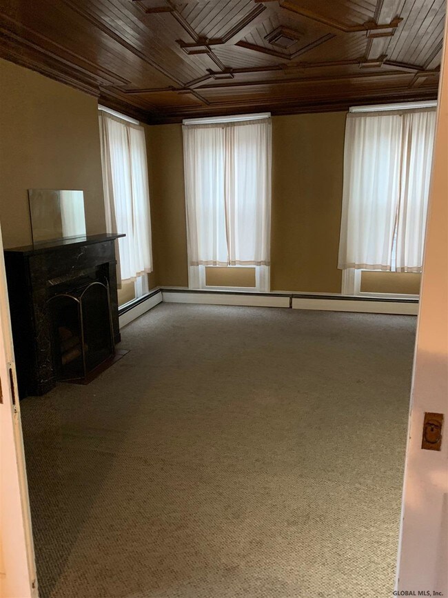 Building Photo - 35 Ten Broeck St