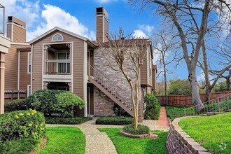 Building Photo - 1880 White Oak Dr