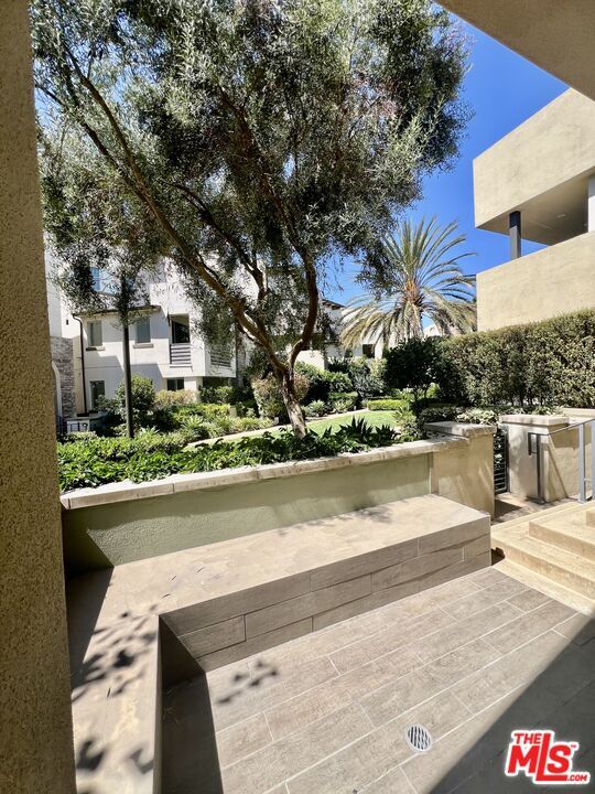 Building Photo - 5849 S Sparrow Ct