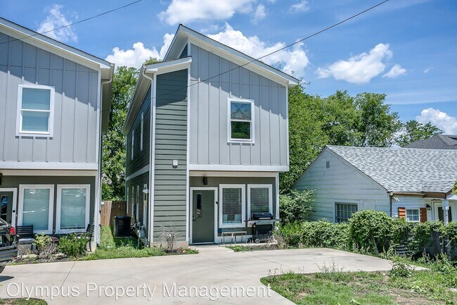 Building Photo - 3 br, 2.5 bath House - 305 Duke Street - B