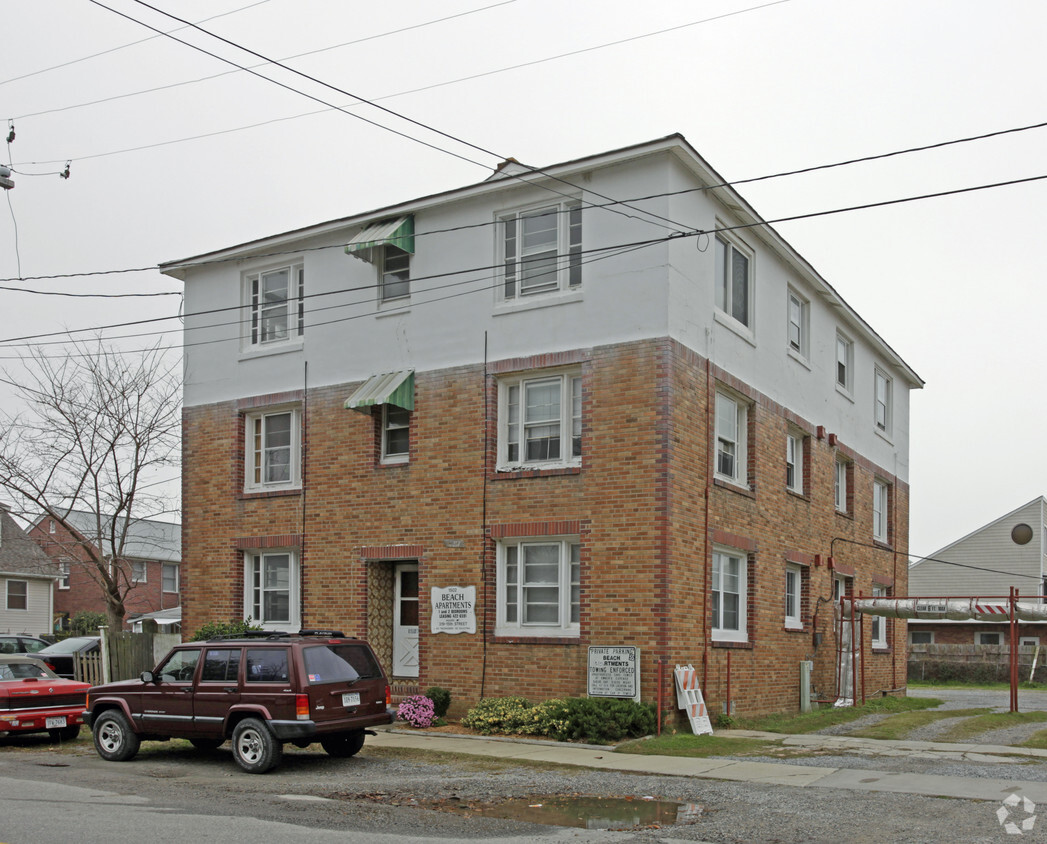 Building Photo - Beach Apartments