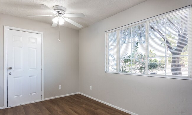 Foto del edificio - 819 N Arbor Ave