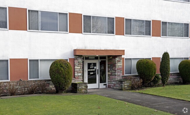 Building Photo - Leamington Apartments