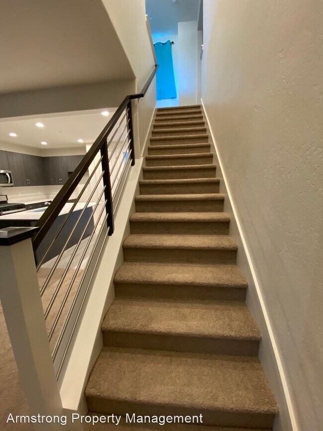 Foto del edificio - 4 br, 3.5 bath House - 3339 W. Good Avenue