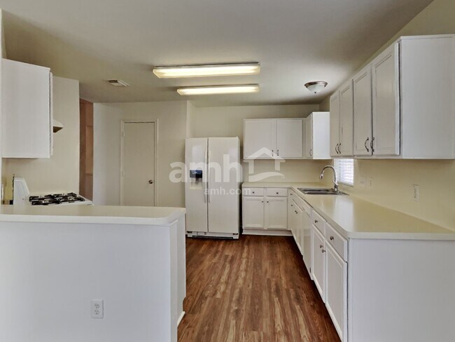 Foto del edificio - 2114 English Green Way