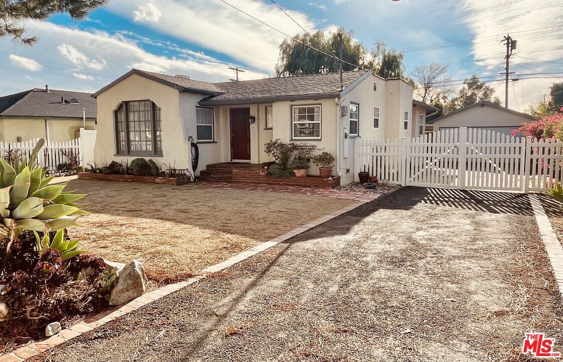 Primary Photo - 10057 Stonehurst Ave