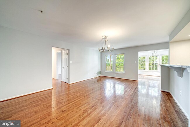 Foto del edificio - 13105 Briarcliff Terrace