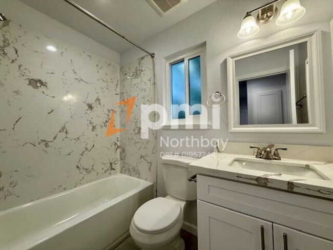 Foto del edificio - 210 Leafwood Ct