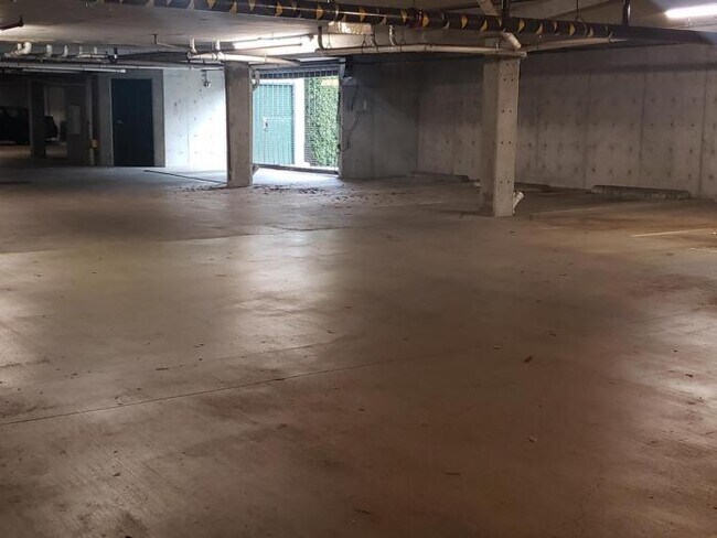 Building Photo - 2 bedroom in Seattle WA 98112