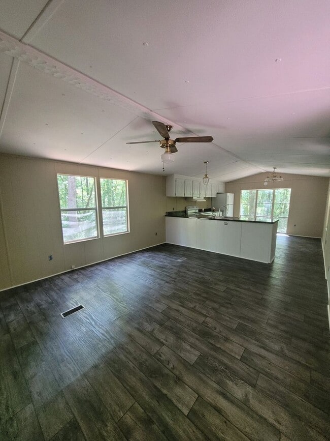 Building Photo - For rent: Madison county-Colbert, GA - Two...
