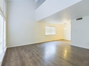 Building Photo - 2124 Burton Dr